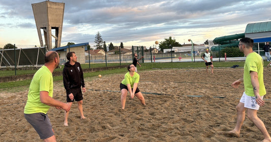 Beach Volley CORPO 2026 : l'équipe Fruit Gourmet lance la saison avec 2 victoires !